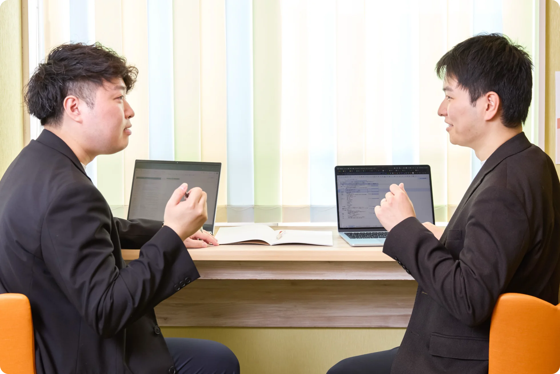 立石さんとお話しをしている福澤さん